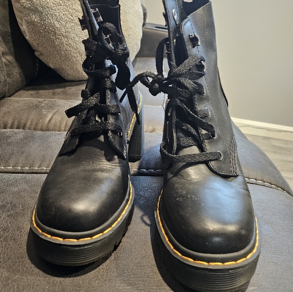 Doc Martins - Picture 2 of 3